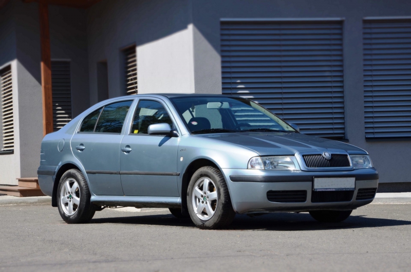 ŠKODA OCTAVIA I>